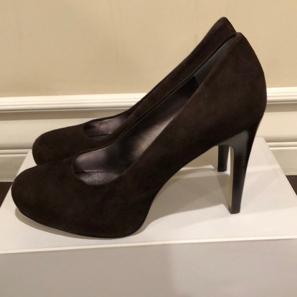 BANANA REPUBLIC BURNT BROWN SUEDE HEELS